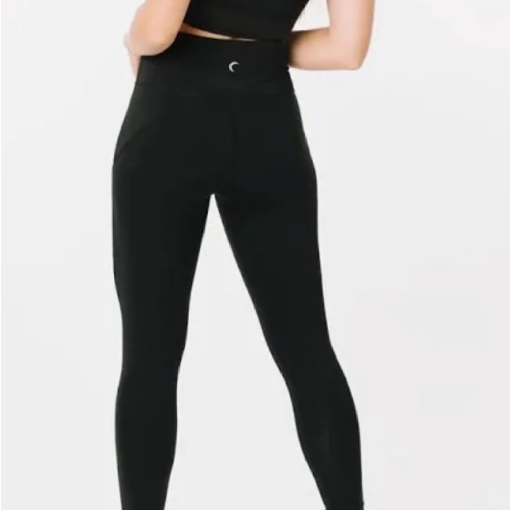 ZYIA Black High-Waisted Leggings Sleek and Versatile Yellow Stripe Ankle
